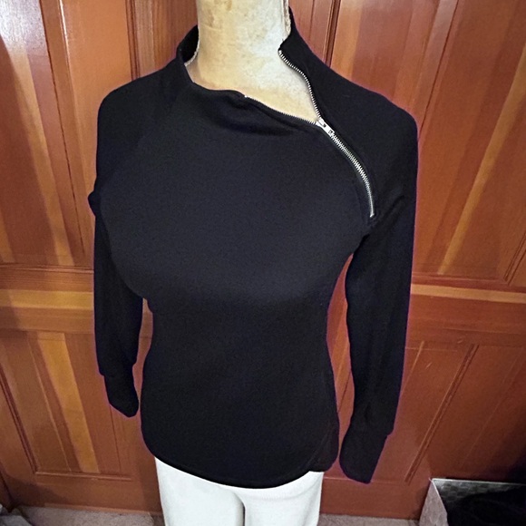 ZigZag Zipper Mock Neck Tee. - Picture 5 of 12
